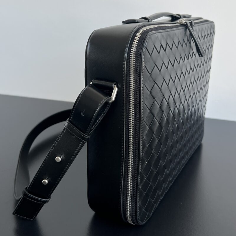 bottega veneta briefcase black 3 Bottega Veneta Gateway Slim Briefcase - interior