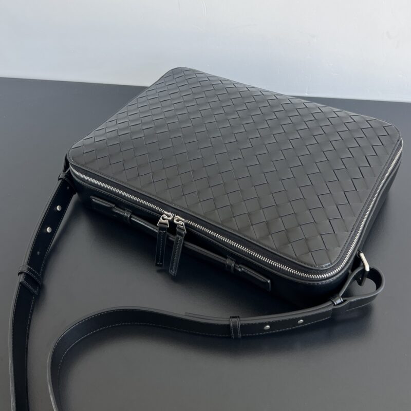 bottega veneta briefcase black 5 Bottega Veneta Gateway Slim Briefcase - back view