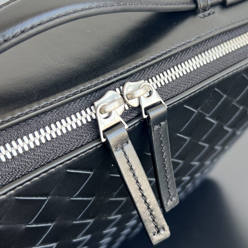 bottega veneta briefcase black 6 Bottega Veneta Gateway Slim Briefcase - strap detail