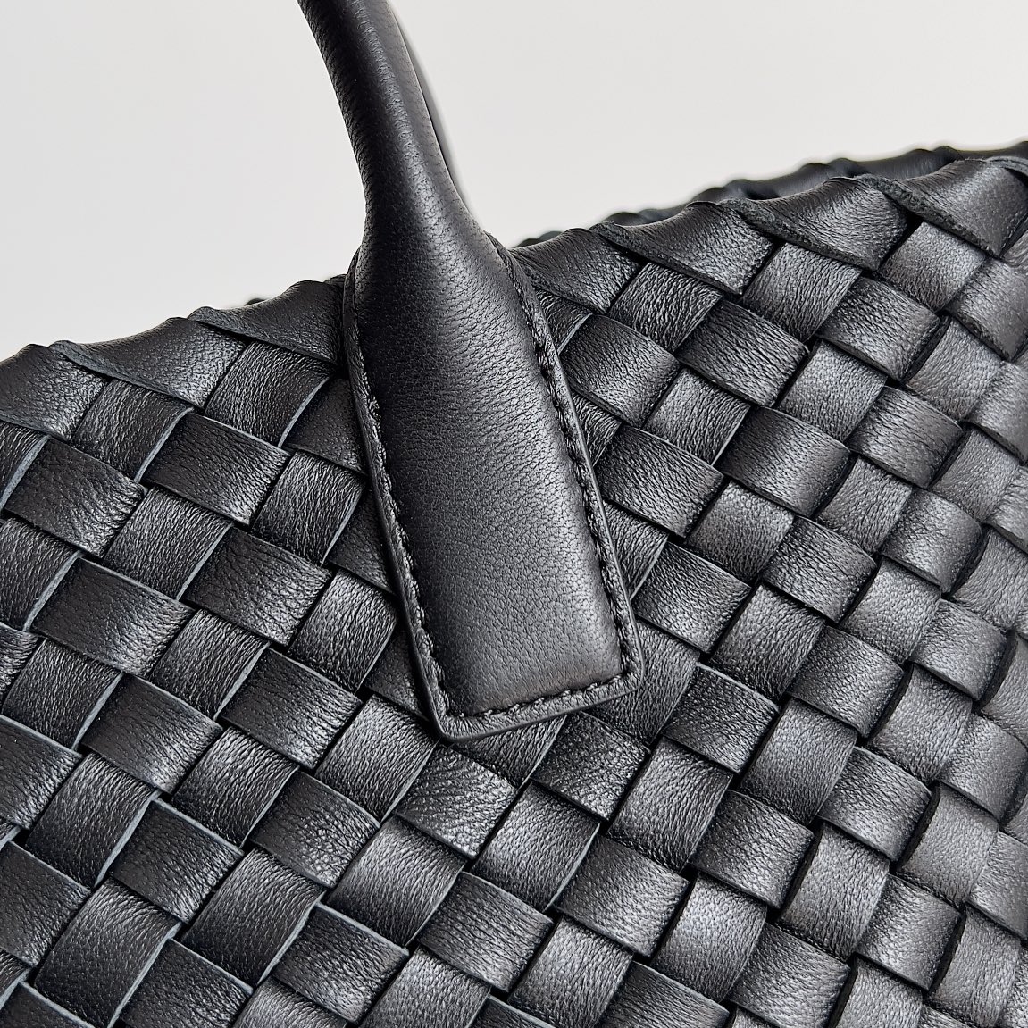 bottega-veneta-cabat-mini-black-2 Bottega Veneta Cabat Mini Replica Black - View 3 | Intrecciato Detail