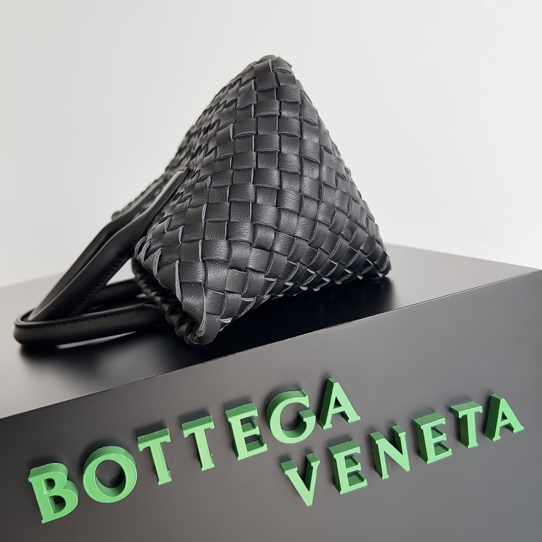 bottega-veneta-cabat-mini-black-3 Bottega Veneta Cabat Mini Replica Black - View 4 | Intrecciato Detail