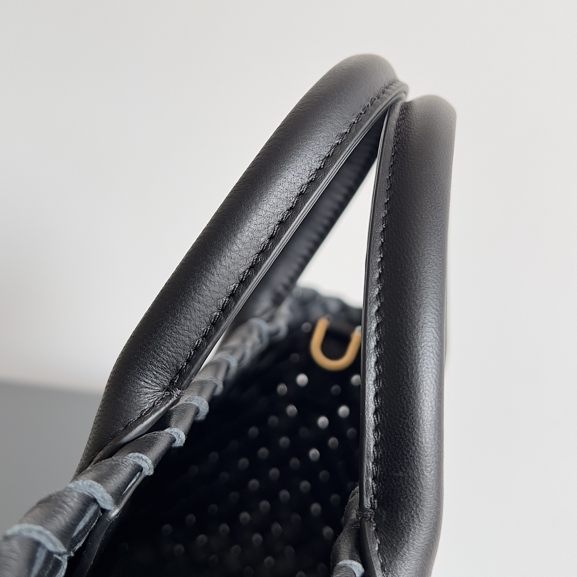 bottega-veneta-cabat-mini-black-4 Bottega Veneta Cabat Mini Replica Black - View 5 | Intrecciato Detail