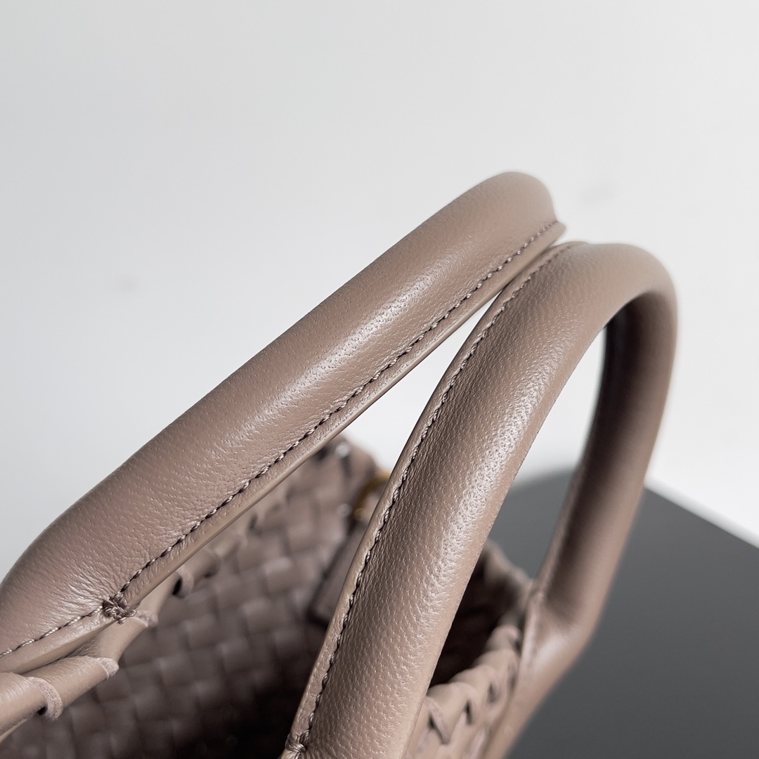 bottega-veneta-cabat-mini-capuccino-5 Bottega Veneta Cabat Mini Replica Capuccino - View 6 | Intrecciato Detail