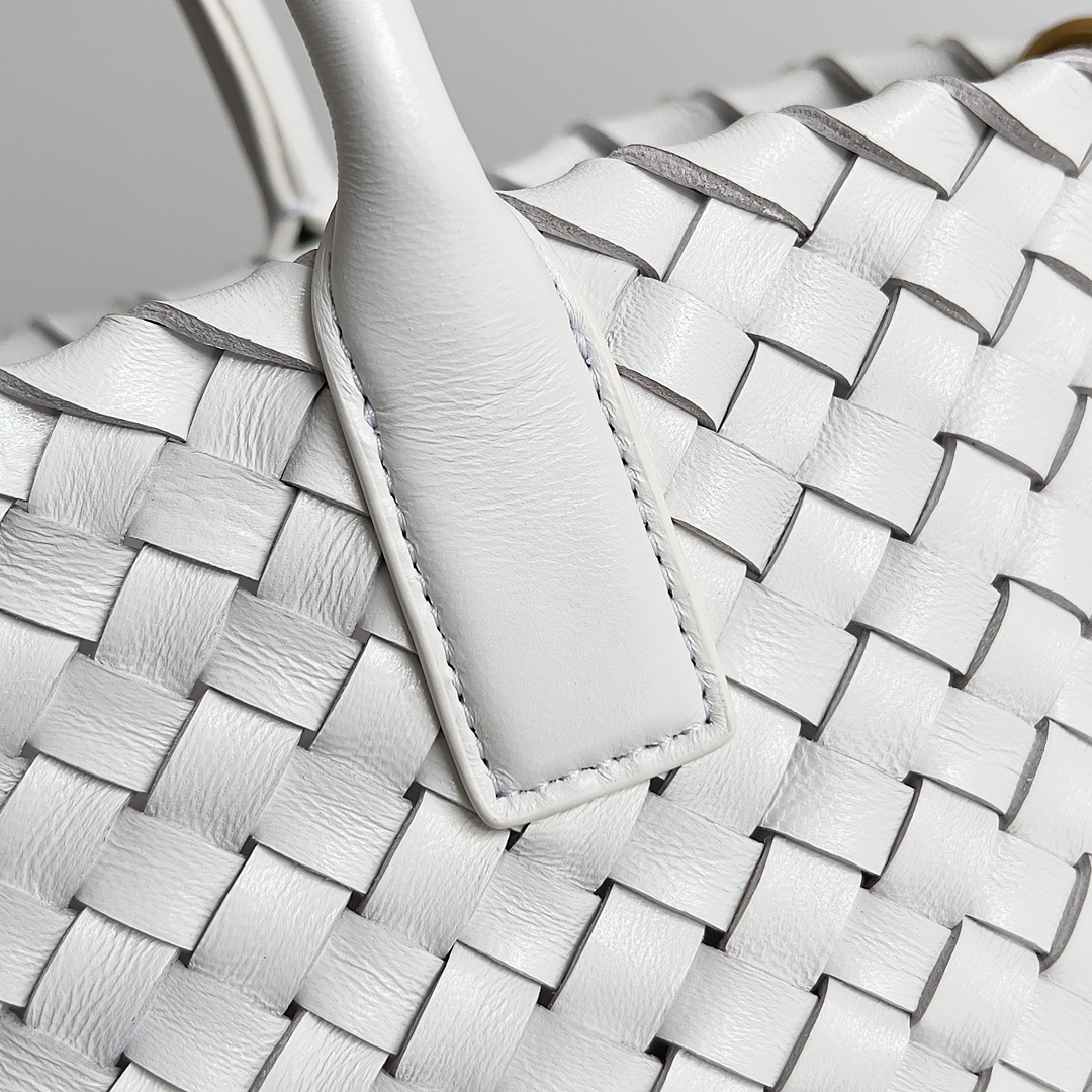 bottega-veneta-cabat-mini-sea-salt-4 Bottega Veneta Cabat Mini Replica Sea Salt - View 5 | Intrecciato Detail