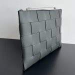 bottega veneta clutch 2 0 10 Bottega Veneta Clutch 2.0 - side angle