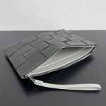 bottega veneta clutch 2 0 5 Bottega Veneta Clutch 2.0 - back view