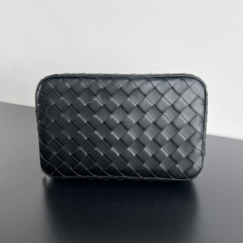 bottega veneta clutch large 1 Bottega Veneta Clutch Large - Premium Italian Leather Replica | LuxeCarryMe
