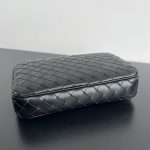 bottega veneta clutch large 3 Bottega Veneta Clutch Large - interior