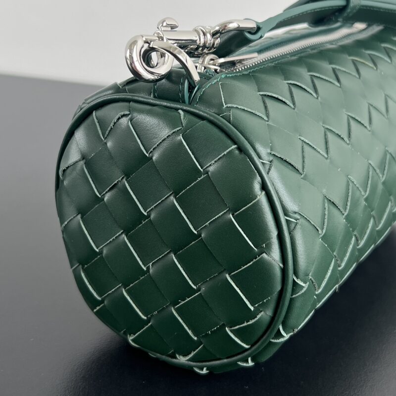 bottega veneta cylinder 2 Bottega Veneta Cylinder - side angle