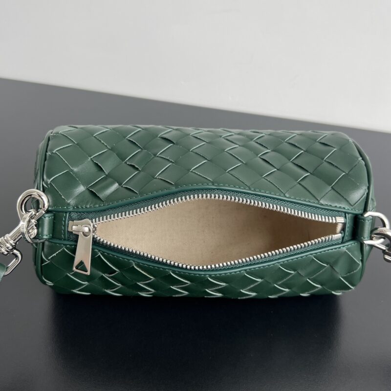 bottega veneta cylinder 5 Bottega Veneta Cylinder - back view
