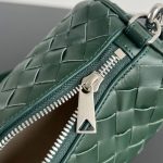 bottega veneta cylinder 7 Bottega Veneta Cylinder - hardware closeup