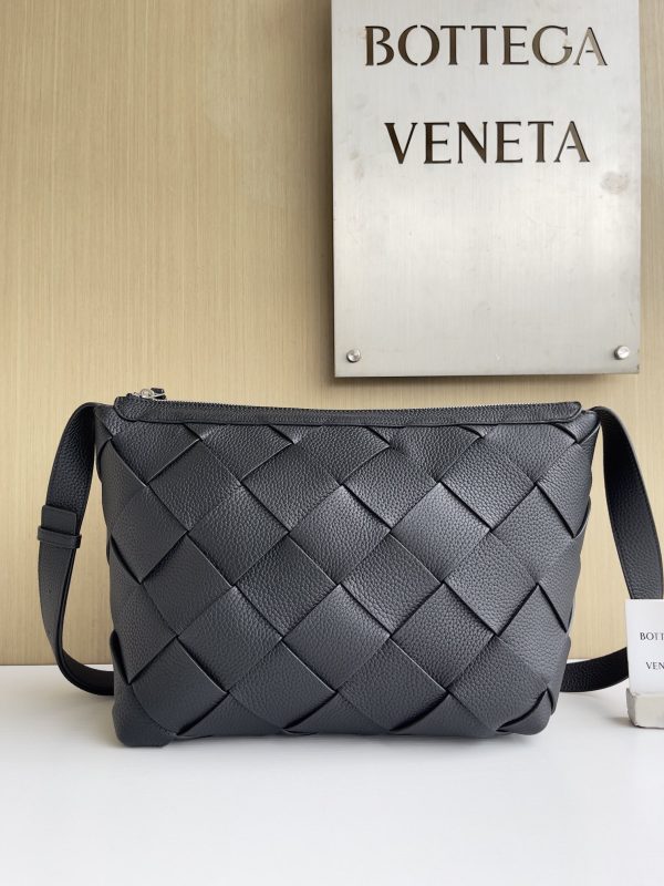 Bottega Veneta Diago Hobo Replica Black - View 2 | Intrecciato Detail