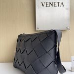bottega-veneta-diago-hobo-black-3 Bottega Veneta Diago Hobo Replica Black - View 4 | Intrecciato Detail