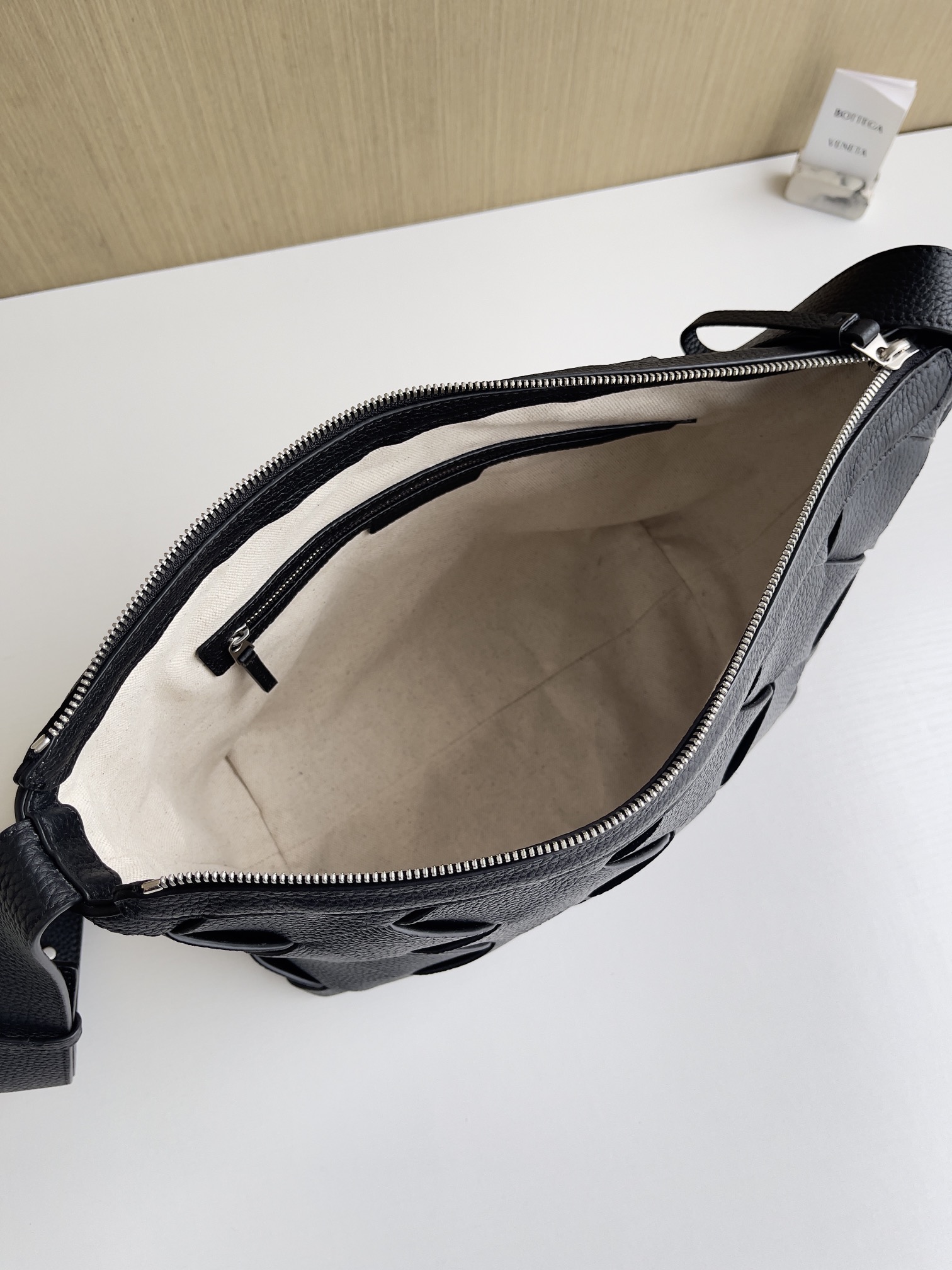 bottega-veneta-diago-hobo-black-4 Bottega Veneta Diago Hobo Replica Black - View 5 | Intrecciato Detail