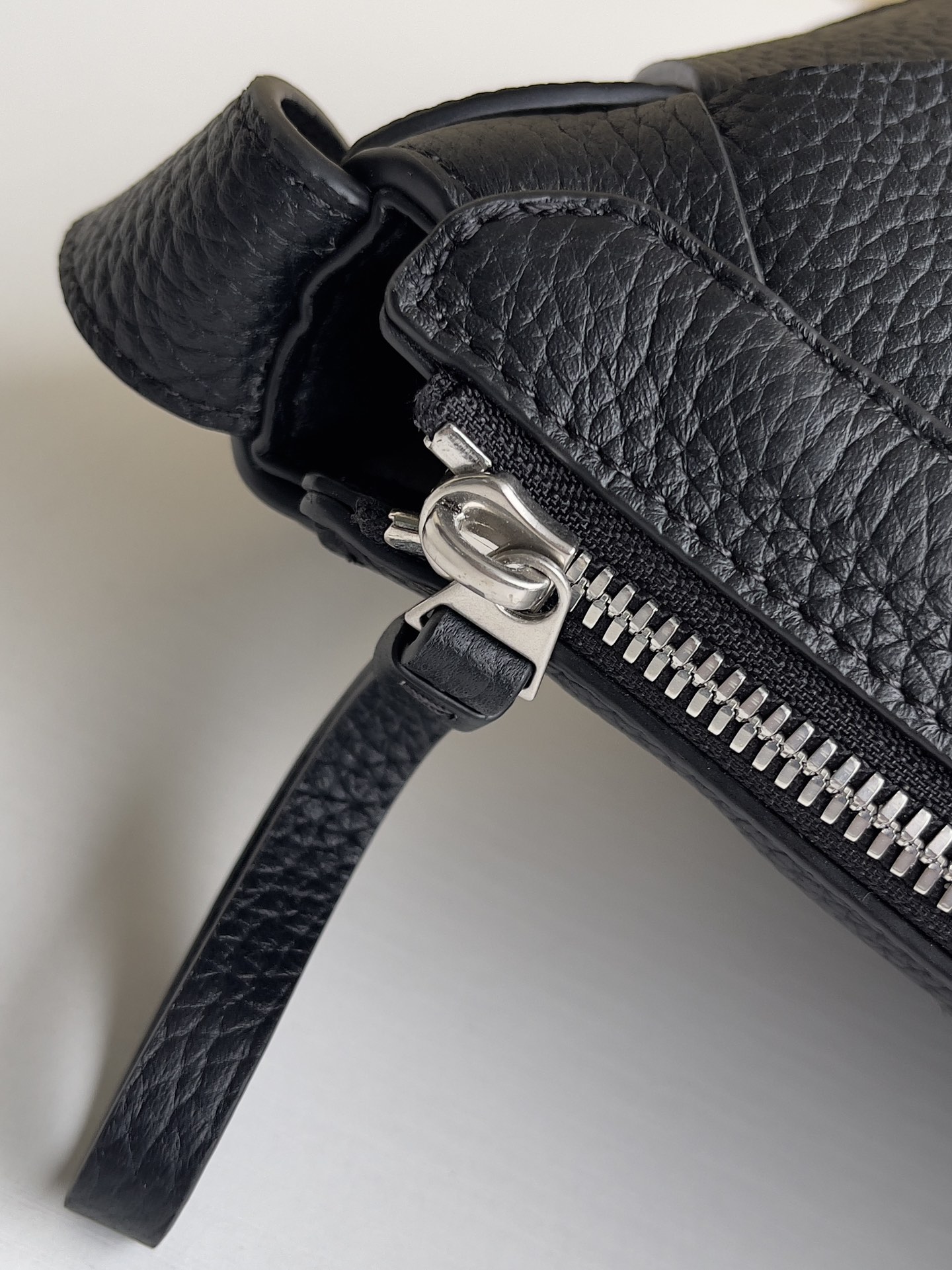 bottega-veneta-diago-hobo-black-9 Bottega Veneta Diago Hobo Replica Black - View 10 | Intrecciato Detail