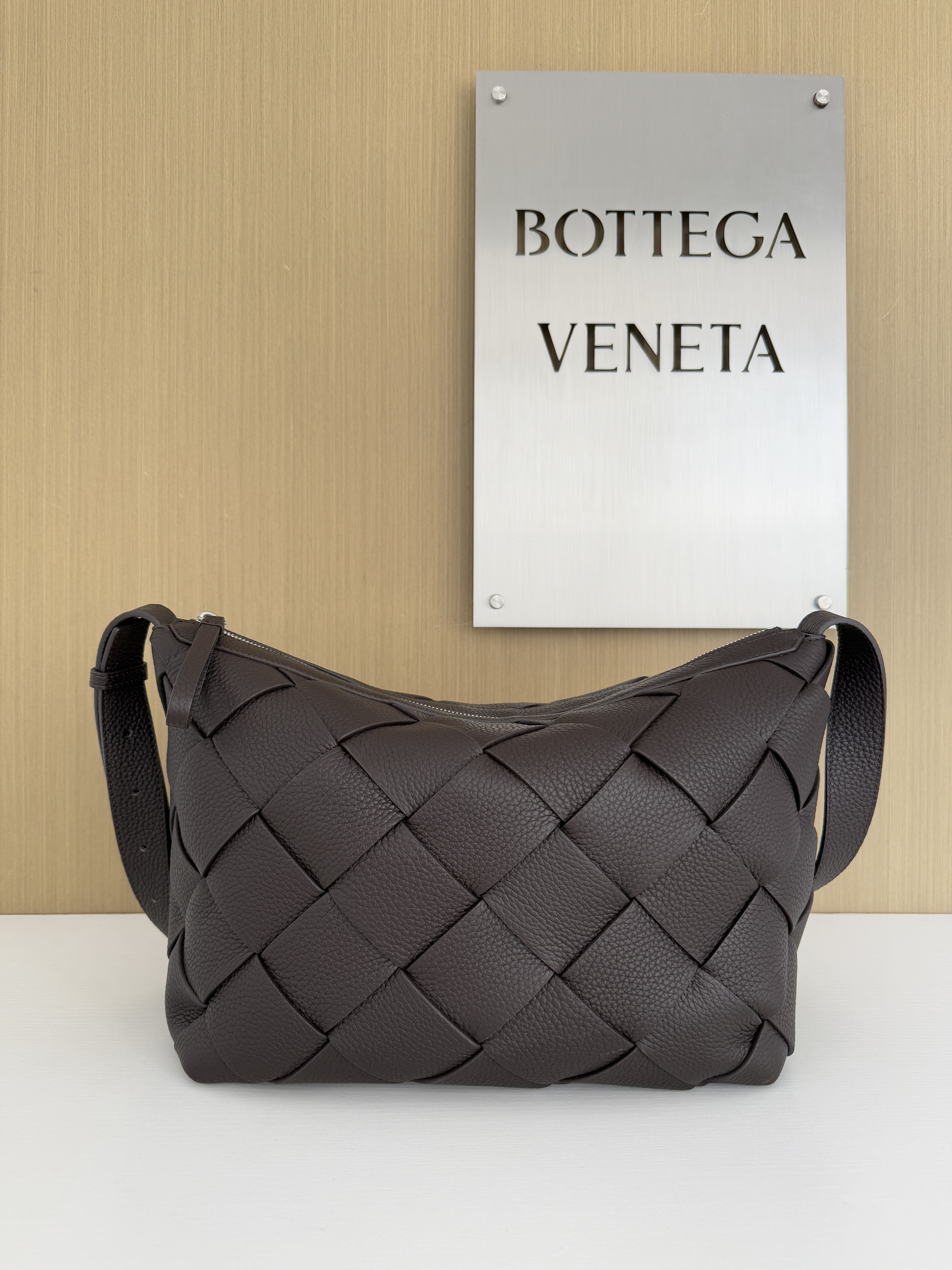 bottega-veneta-diago-hobo-fondant-1 Bottega Veneta Diago Hobo Replica Fondant - View 2 | Intrecciato Detail