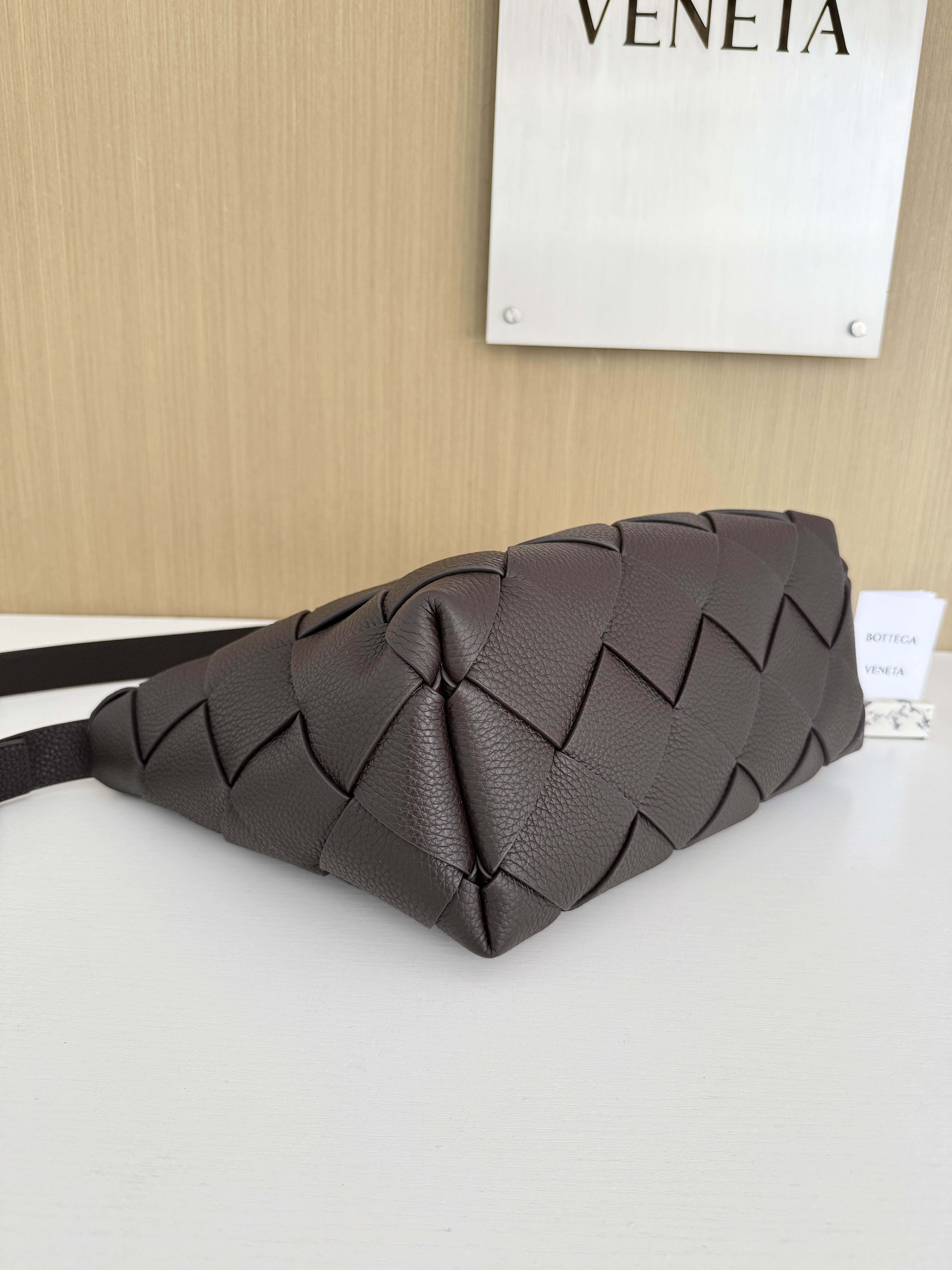 bottega-veneta-diago-hobo-fondant-2 Bottega Veneta Diago Hobo Replica Fondant - View 3 | Intrecciato Detail