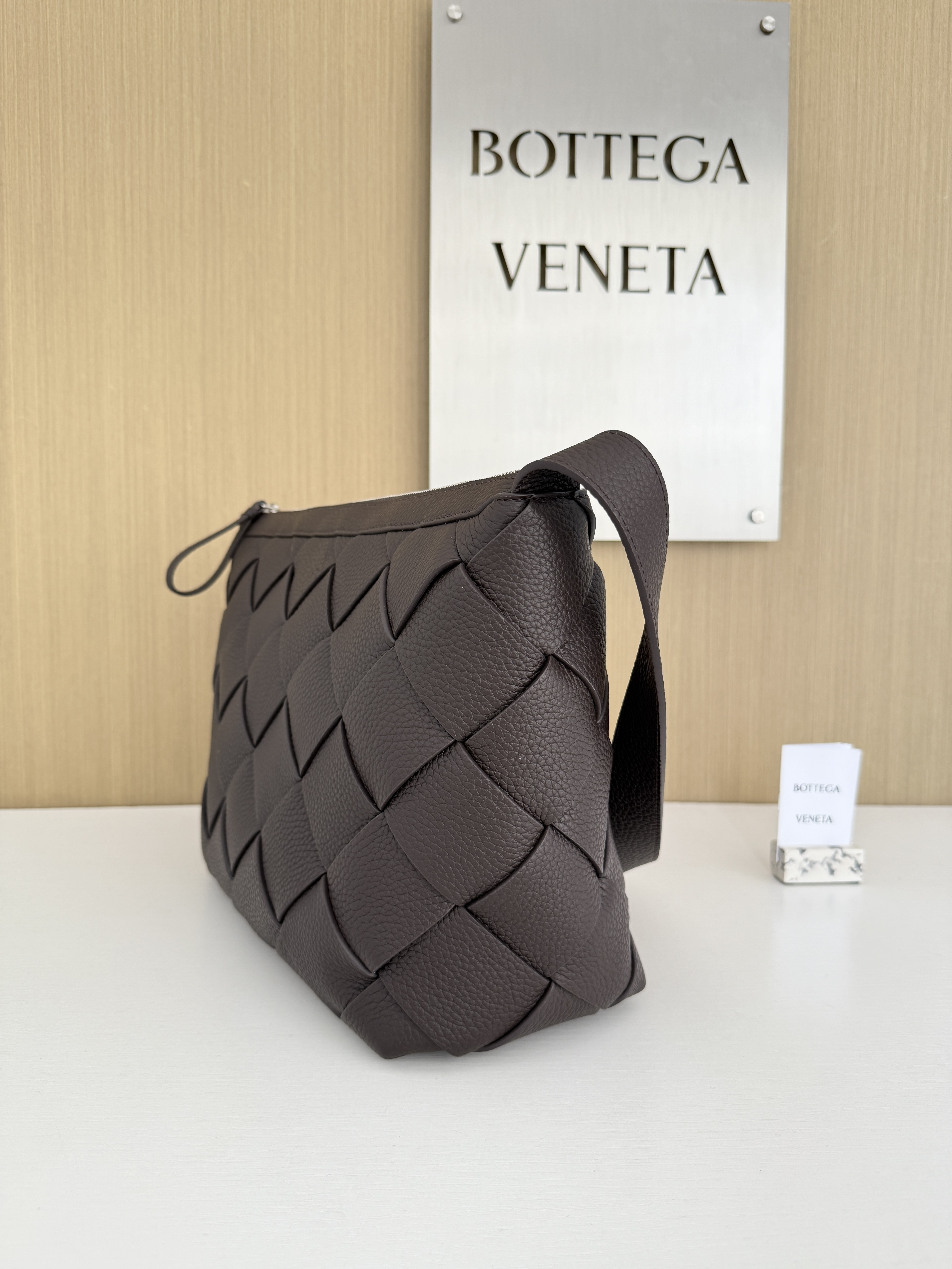 bottega-veneta-diago-hobo-fondant-3 Bottega Veneta Diago Hobo Replica Fondant - View 4 | Intrecciato Detail