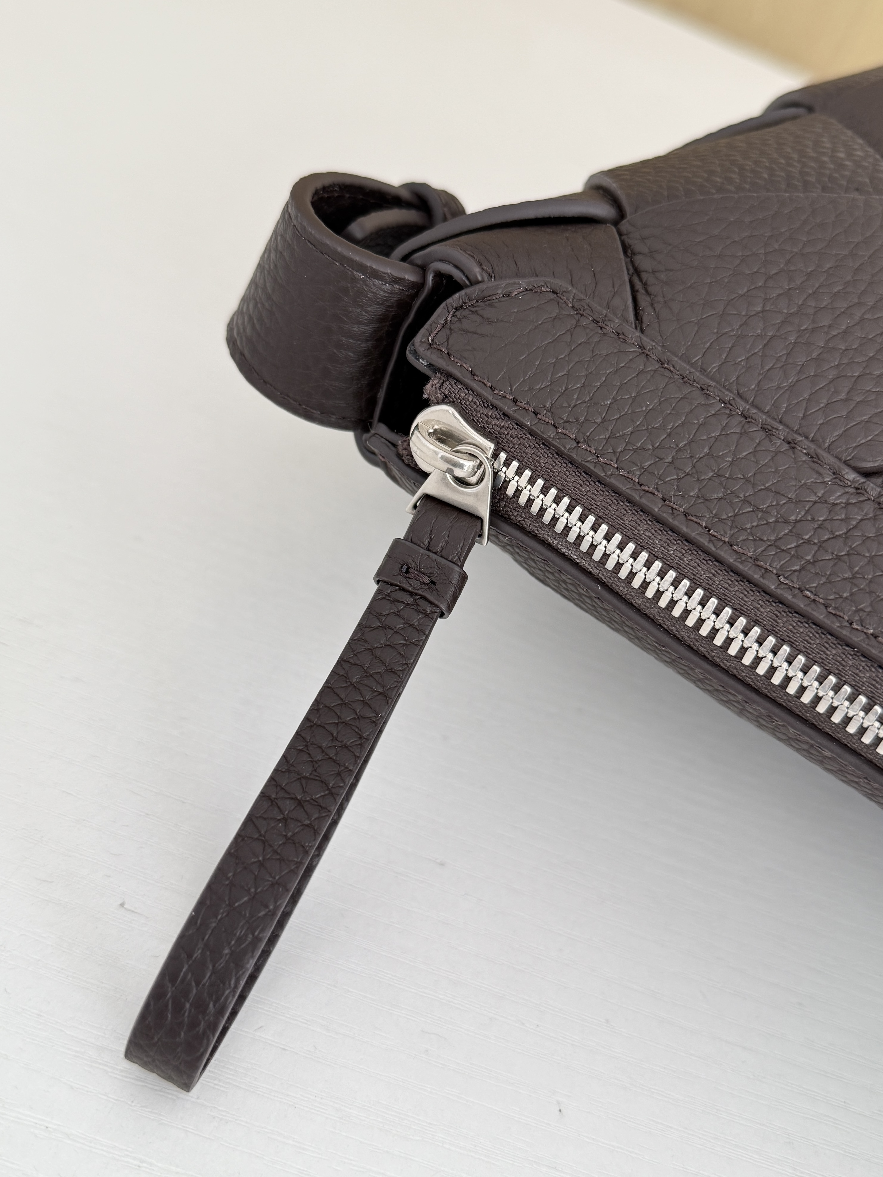 bottega-veneta-diago-hobo-fondant-5 Bottega Veneta Diago Hobo Replica Fondant - View 6 | Intrecciato Detail