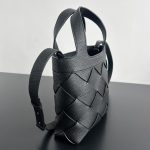 bottega-veneta-diago-small-tote-black-2 Bottega Veneta Diago Small Tote Replica Black - View 3 | Intrecciato Detail