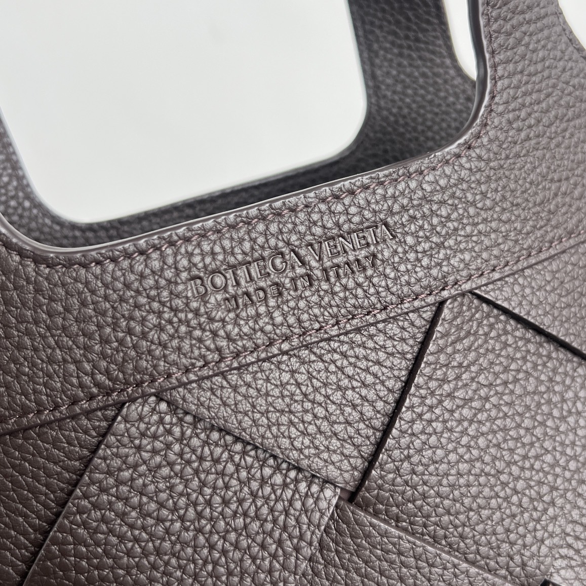 bottega-veneta-diago-small-tote-fondant-2 Bottega Veneta Diago Small Tote Replica Fondant - View 3 | Intrecciato Detail