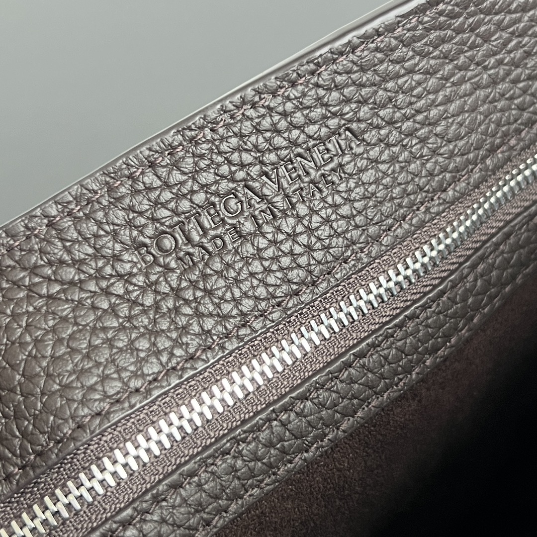 bottega-veneta-diago-small-tote-fondant-4 Bottega Veneta Diago Small Tote Replica Fondant - View 5 | Intrecciato Detail