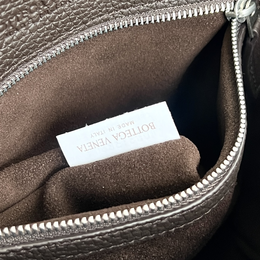 bottega-veneta-diago-small-tote-fondant-6 Bottega Veneta Diago Small Tote Replica Fondant - View 7 | Intrecciato Detail