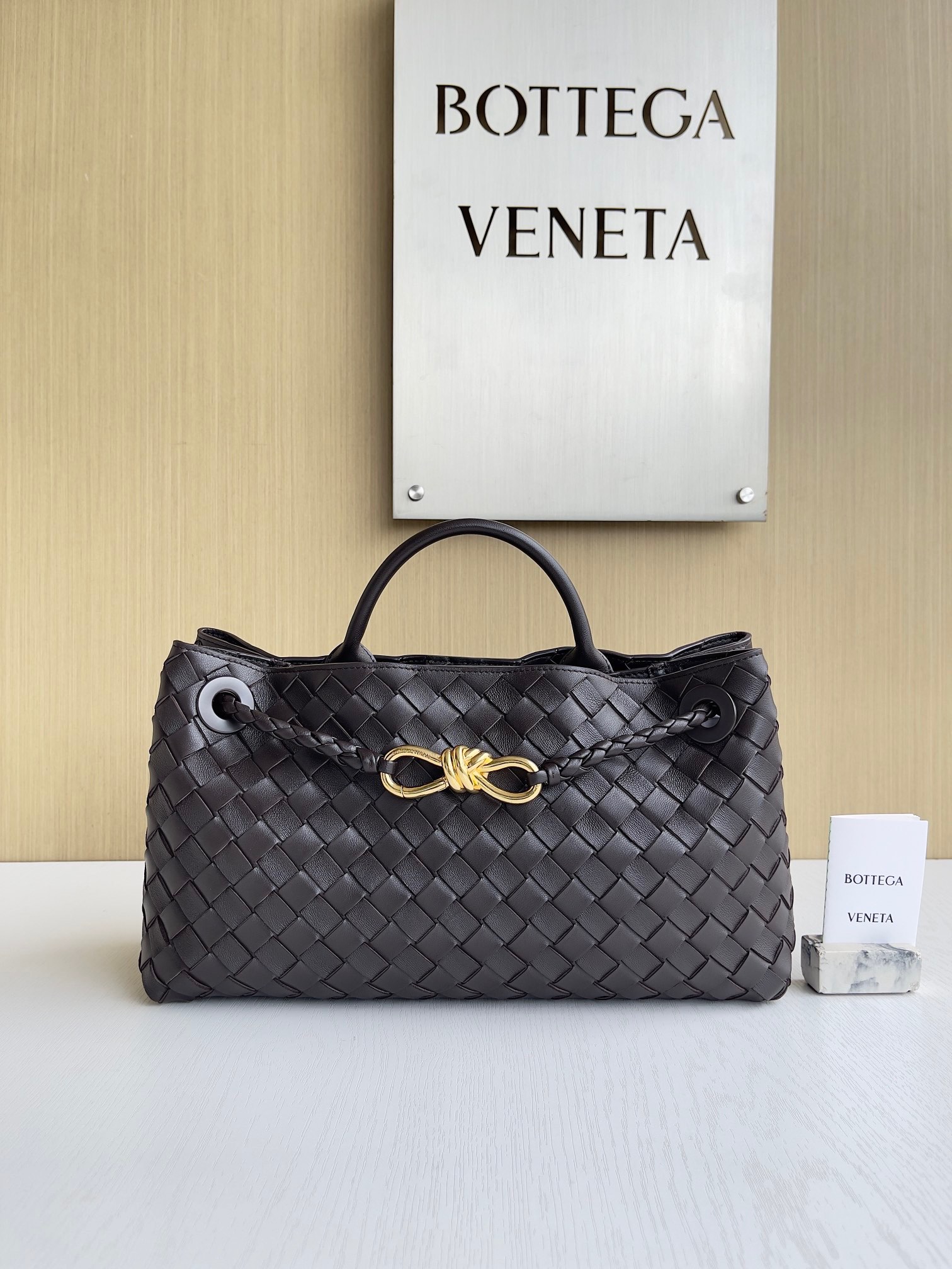 bottega-veneta-east-west-andiamo-fondant-1 Bottega Veneta East West Andiamo Replica Fondant - View 2 | Intrecciato Detail