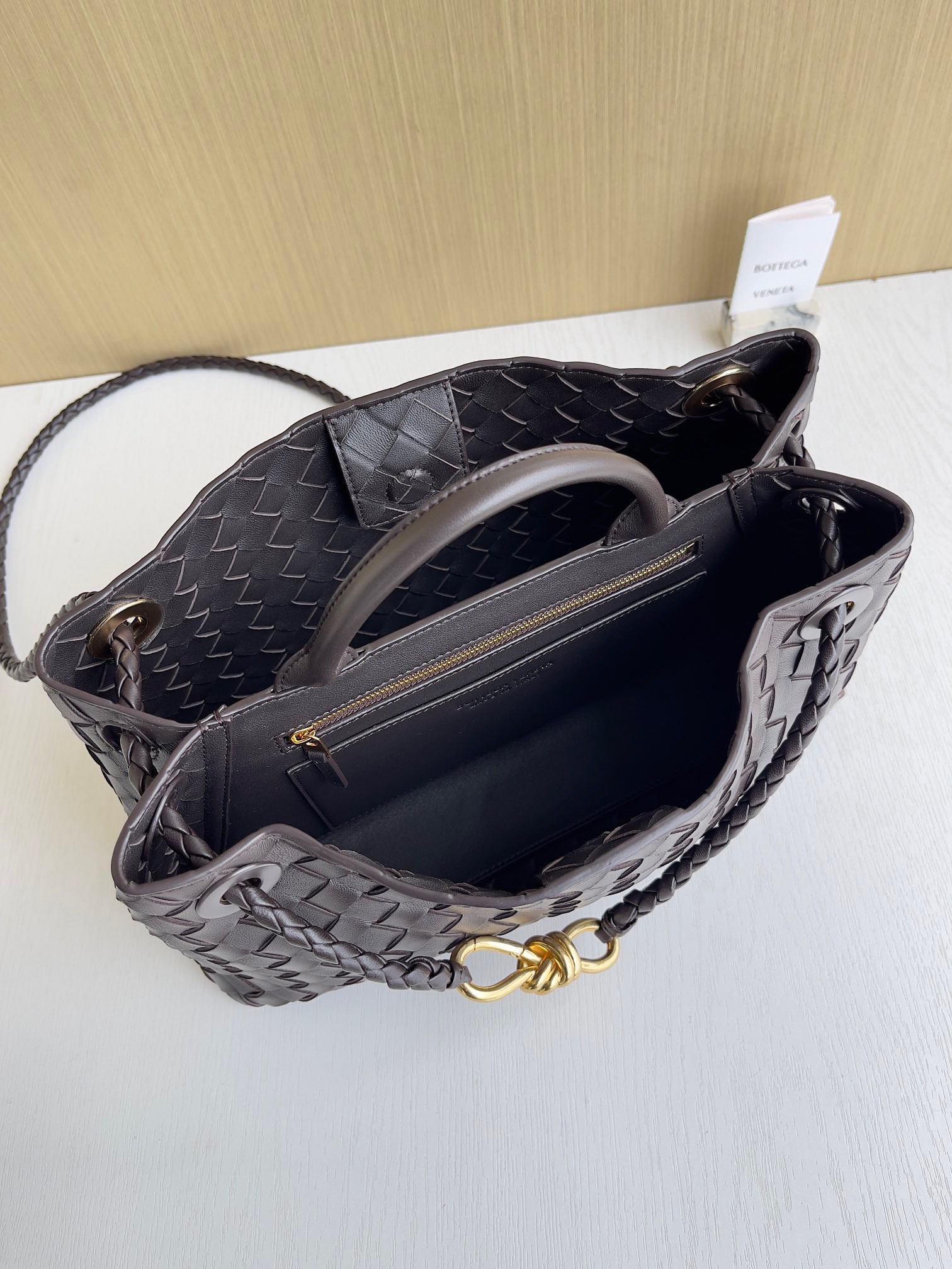 bottega-veneta-east-west-andiamo-fondant-5 Bottega Veneta East West Andiamo Replica Fondant - View 6 | Intrecciato Detail