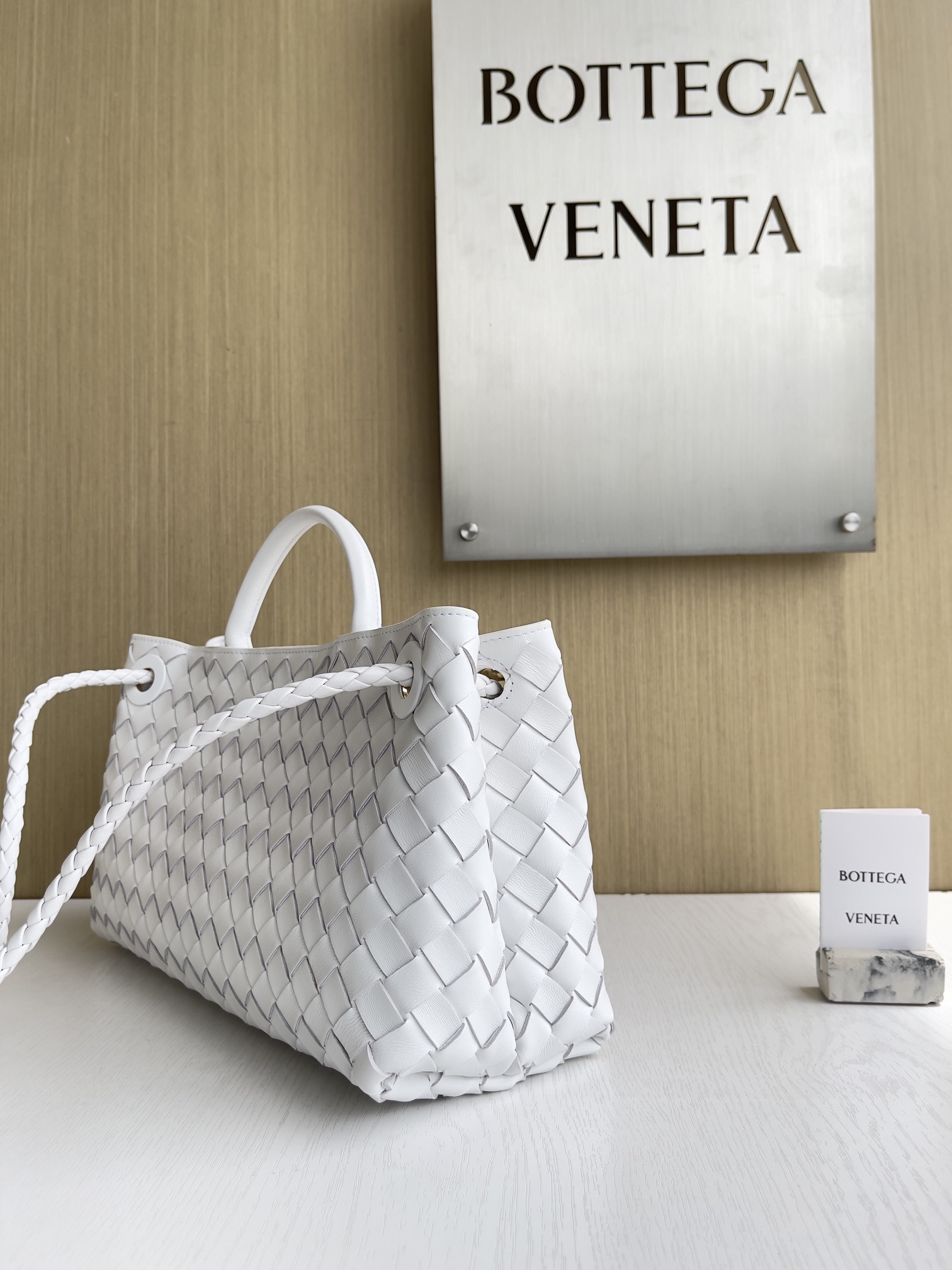 bottega-veneta-east-west-andiamo-sea-salt-2 Bottega Veneta East West Andiamo Replica Sea Salt - View 3 | Intrecciato Detail