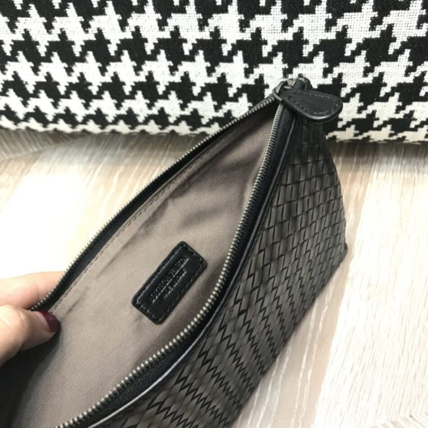 bottega veneta envelope pouch 4 Bottega Veneta Envelope Pouch - detail