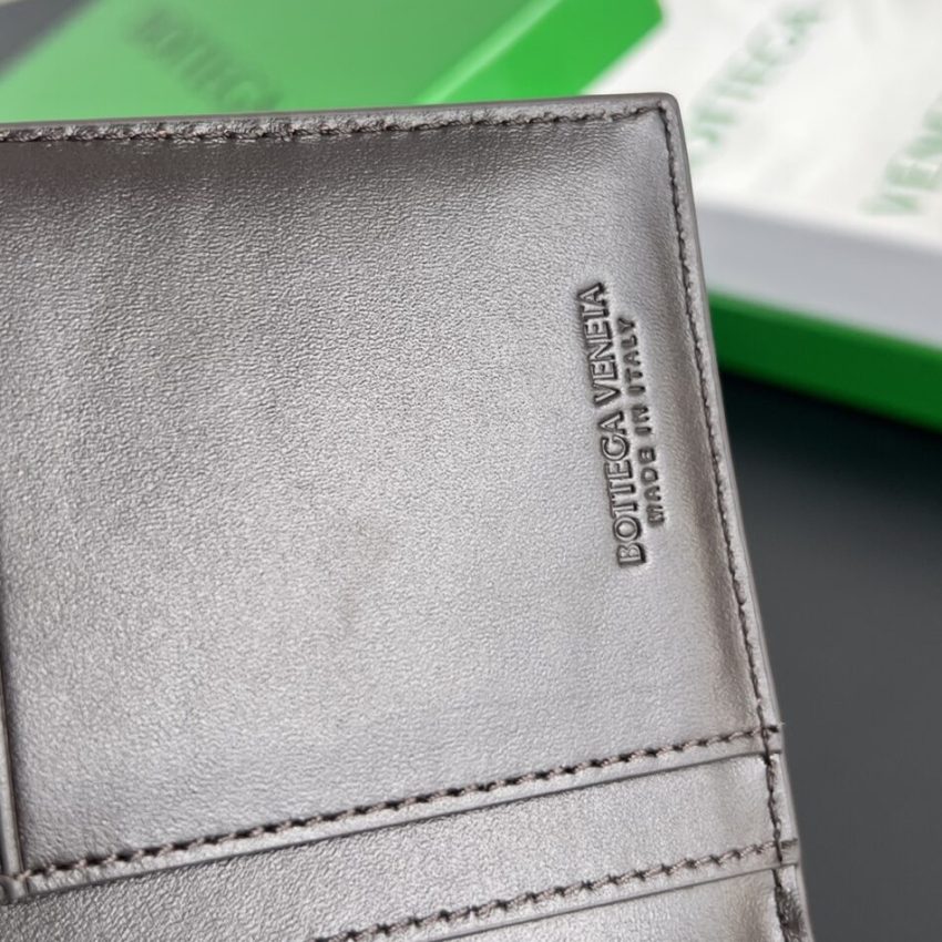 bottega veneta folding long wallet 6 Bottega Veneta Folding Long Wallet - strap detail