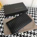 Bottega Veneta Intrecciato Pouch - strap detail
