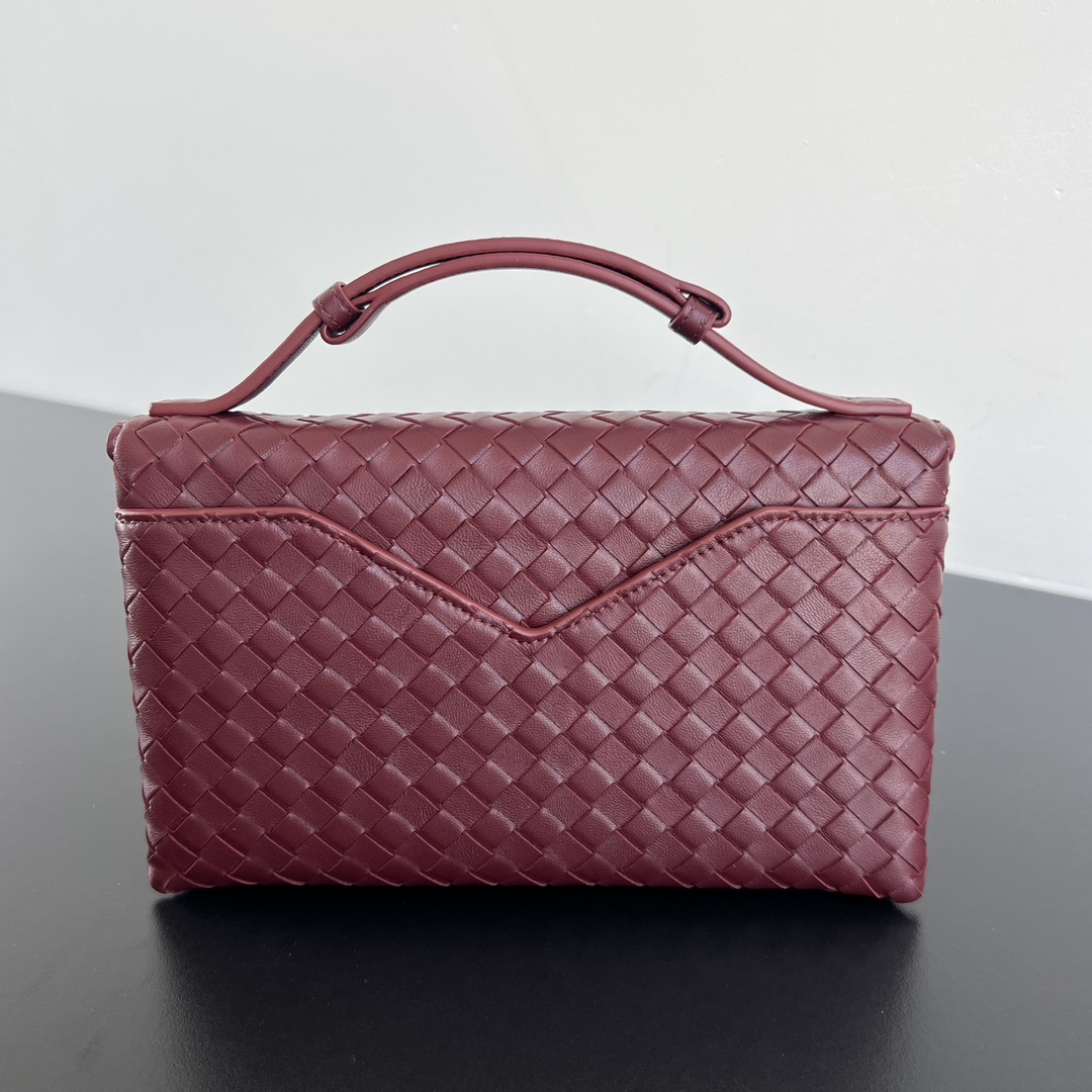 bottega-veneta-knot-lock-barolo-2 Bottega Veneta Knot Lock Replica Barolo - View 3 | Intrecciato Detail