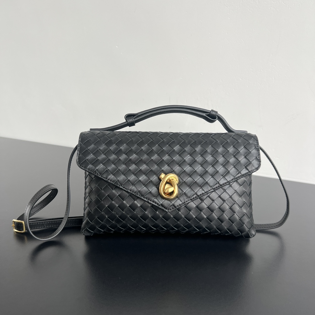 bottega-veneta-knot-lock-black-1 Bottega Veneta Knot Lock Replica Black - View 2 | Intrecciato Detail