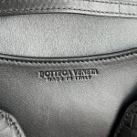 bottega-veneta-knot-lock-black-4 Bottega Veneta Knot Lock Replica Black - View 5 | Intrecciato Detail
