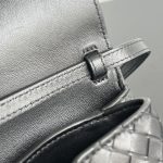 bottega-veneta-knot-lock-black-6 Bottega Veneta Knot Lock Replica Black - View 7 | Intrecciato Detail
