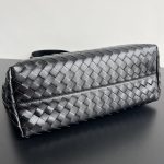 bottega veneta large tote 4 Bottega Veneta Large Tote - detail