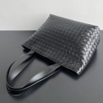 bottega veneta large tote 5 Bottega Veneta Large Tote - back view