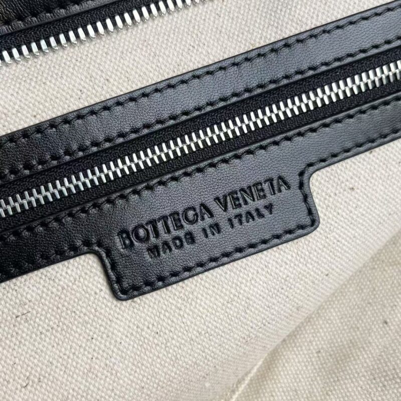 bottega veneta large tote 6 Bottega Veneta Large Tote - strap detail