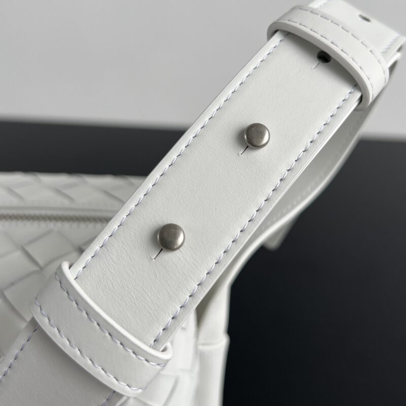 bottega veneta loop camera bag 3 Bottega Veneta Loop Camera Bag - interior