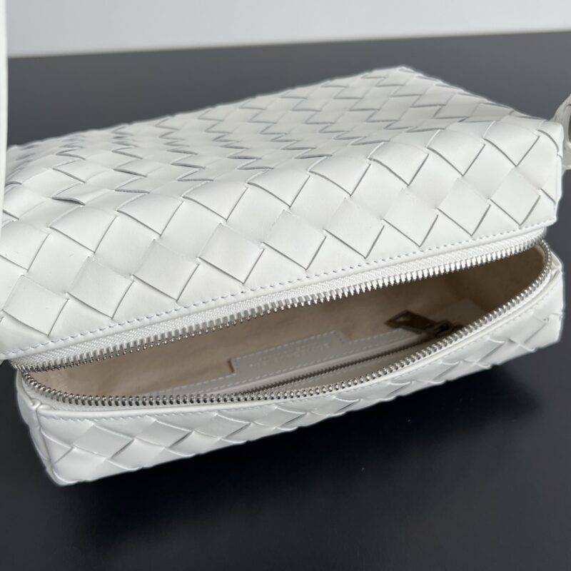 bottega veneta loop camera bag 5 Bottega Veneta Loop Camera Bag - back view