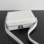 bottega veneta loop camera bag 6 Bottega Veneta Loop Camera Bag - strap detail