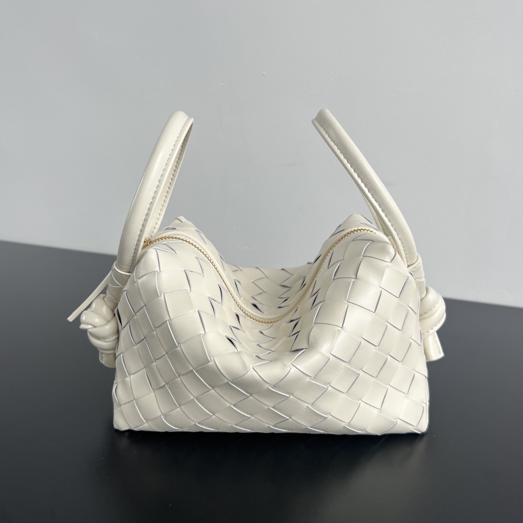 bottega-veneta-loop-top-handle-sea-salt-7 Bottega Veneta Loop Top Handle Replica - Premium Italian Leather Replica | LuxeCarryMe
