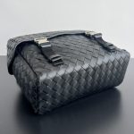 bottega veneta messanger bag 3 Bottega Veneta Messanger Bag - interior