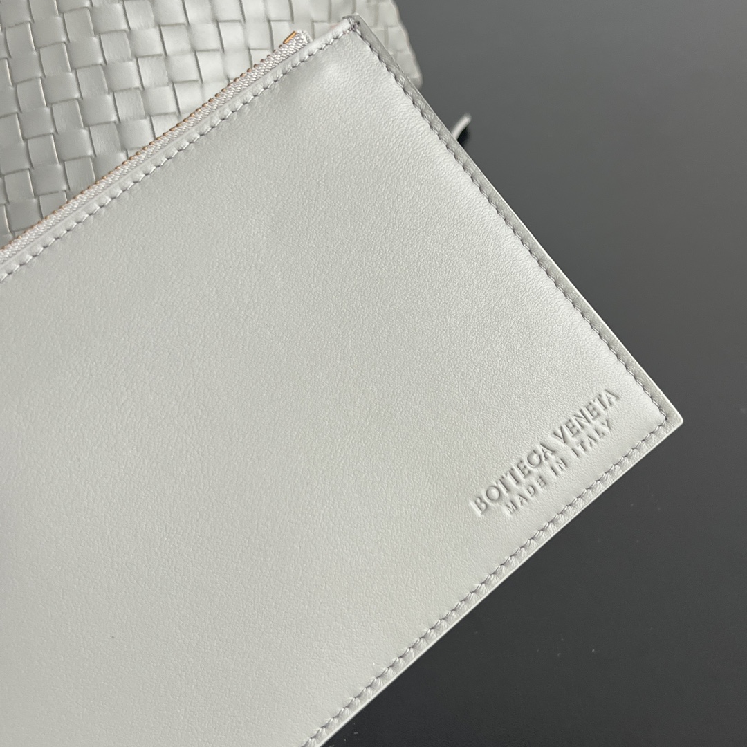 Bottega Veneta Pinacoteca Medium Replica Basalt - View 4 | Intrecciato Detail
