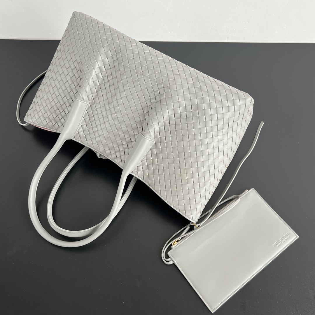 Bottega Veneta Pinacoteca Medium Replica Basalt - View 6 | Intrecciato Detail