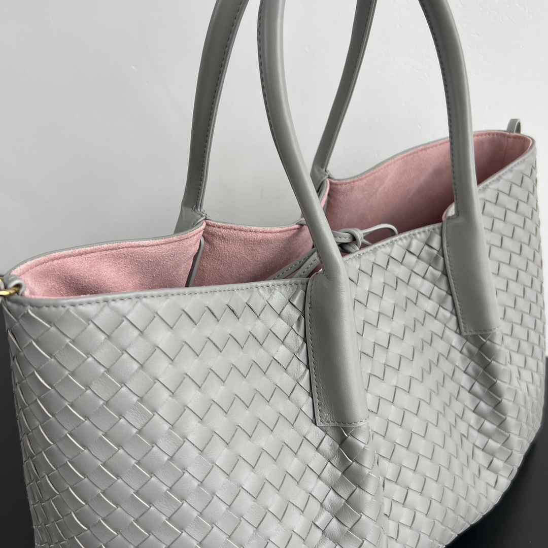 Bottega Veneta Pinacoteca Medium Replica Basalt - View 10 | Intrecciato Detail