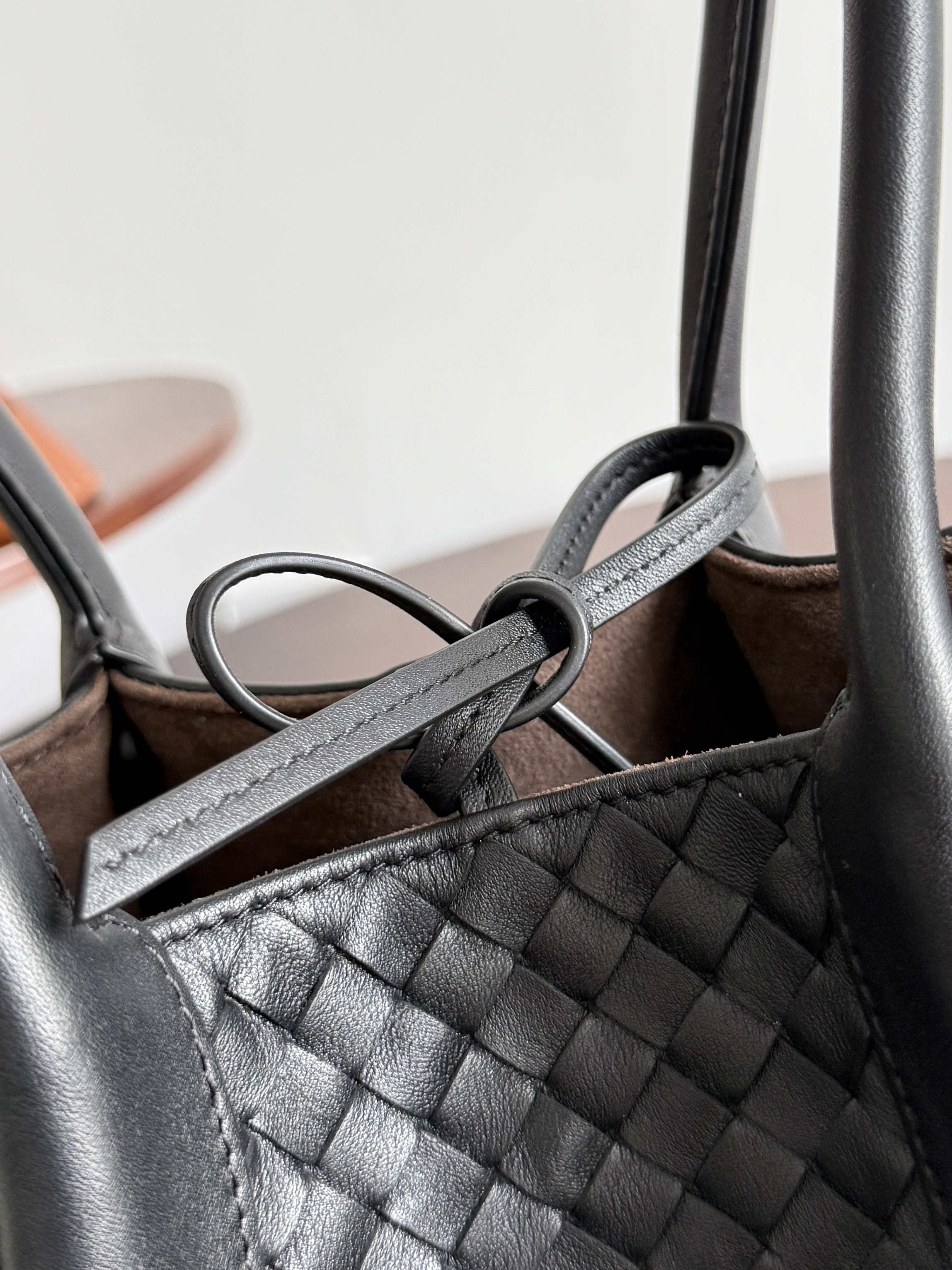 Bottega Veneta Pinacoteca Medium Replica Black - View 3 | Intrecciato Detail