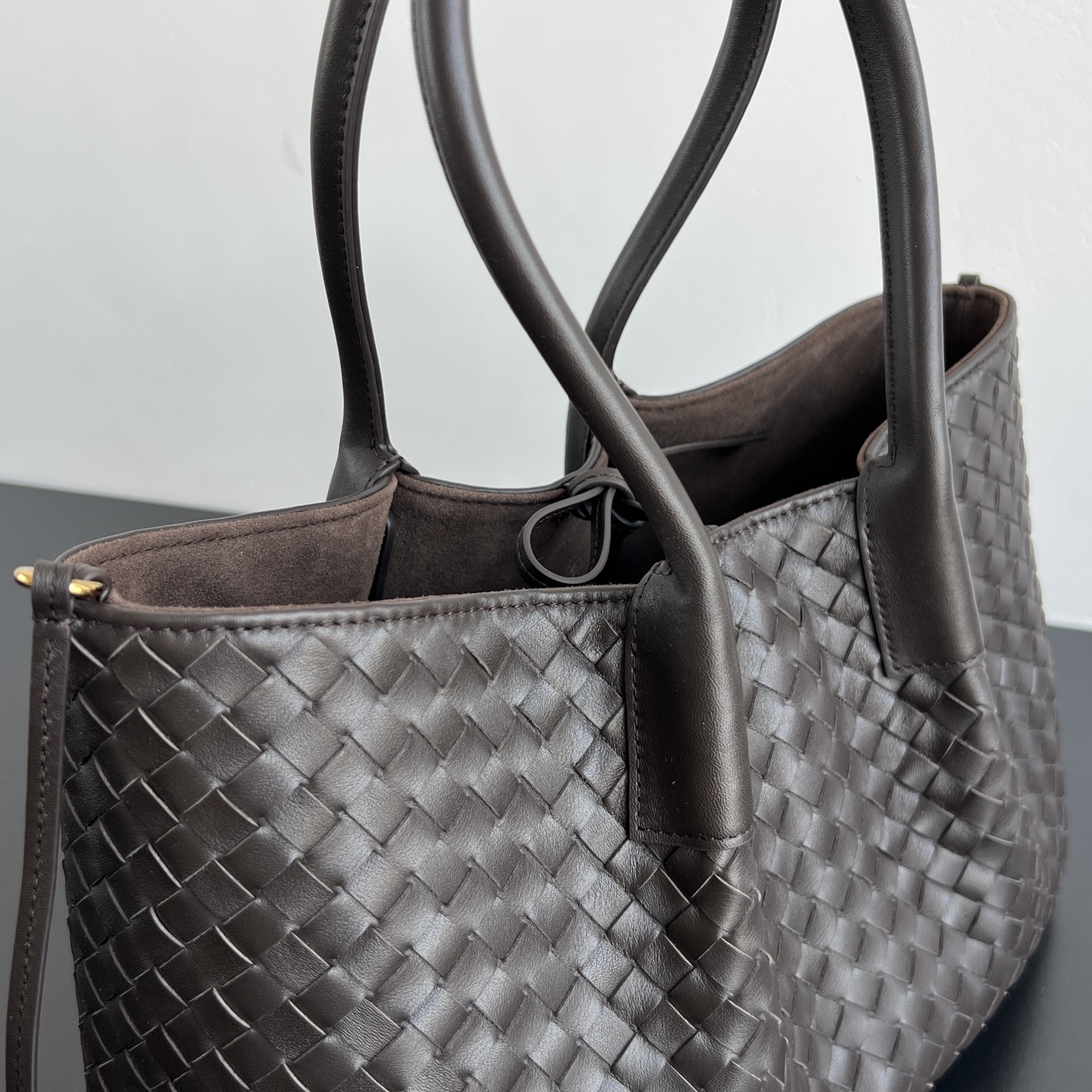 Bottega Veneta Pinacoteca Medium Replica Fondant - View 8 | Intrecciato Detail